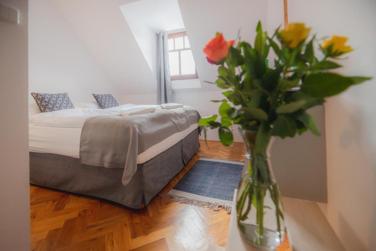 Hotel Petrin Jablonec nad Nisou Bagian luar foto