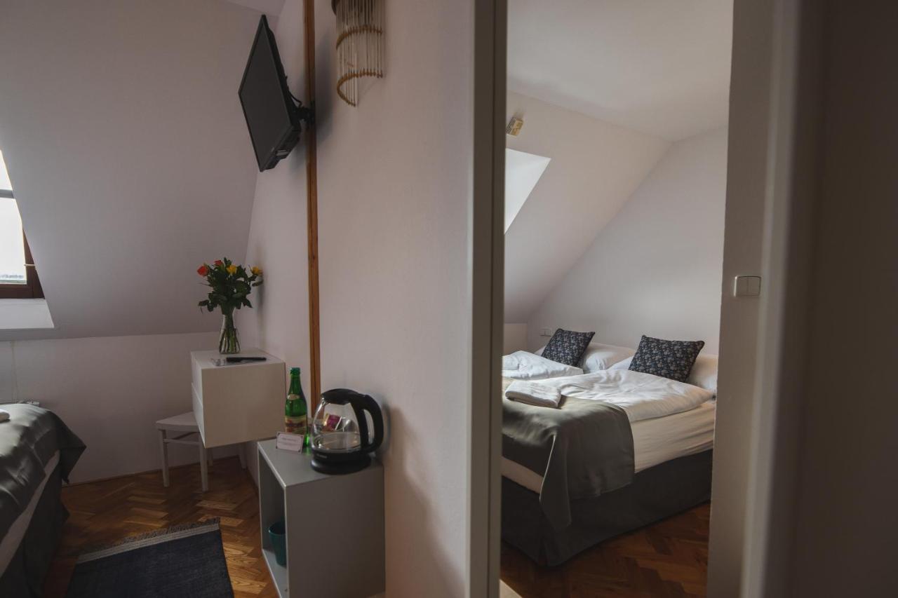 Hotel Petrin Jablonec nad Nisou Bagian luar foto