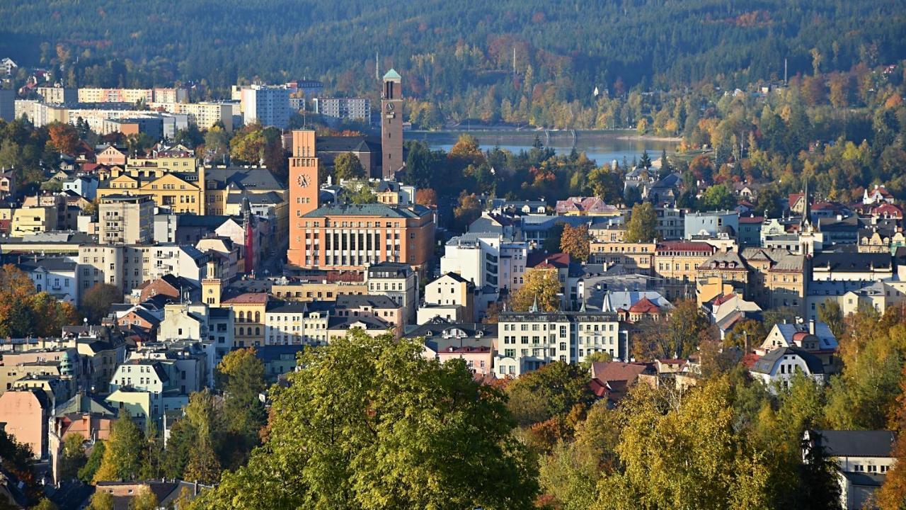 Hotel Petrin Jablonec nad Nisou Bagian luar foto